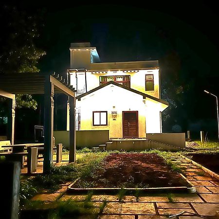 Individual Villa Stay Йелагири Екстериор снимка