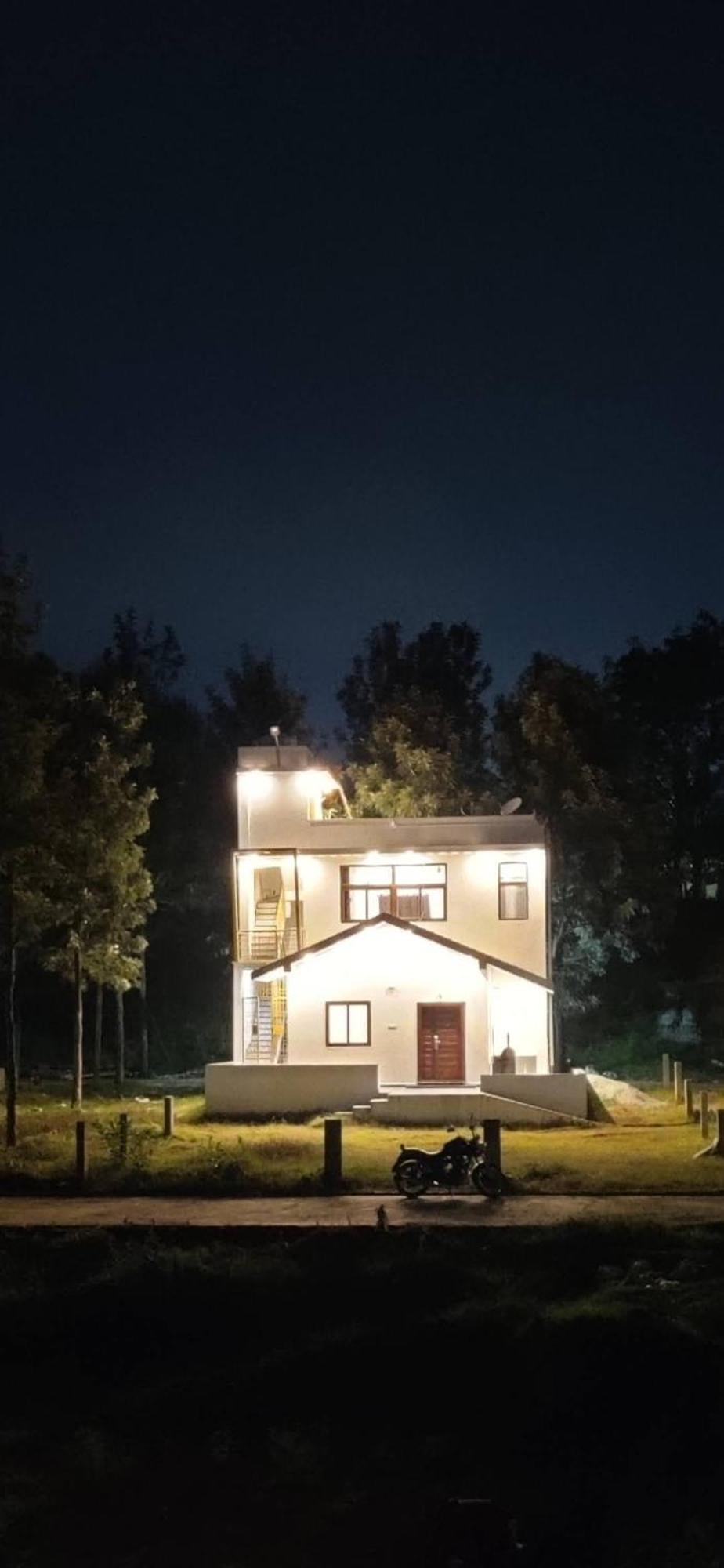 Individual Villa Stay Йелагири Екстериор снимка