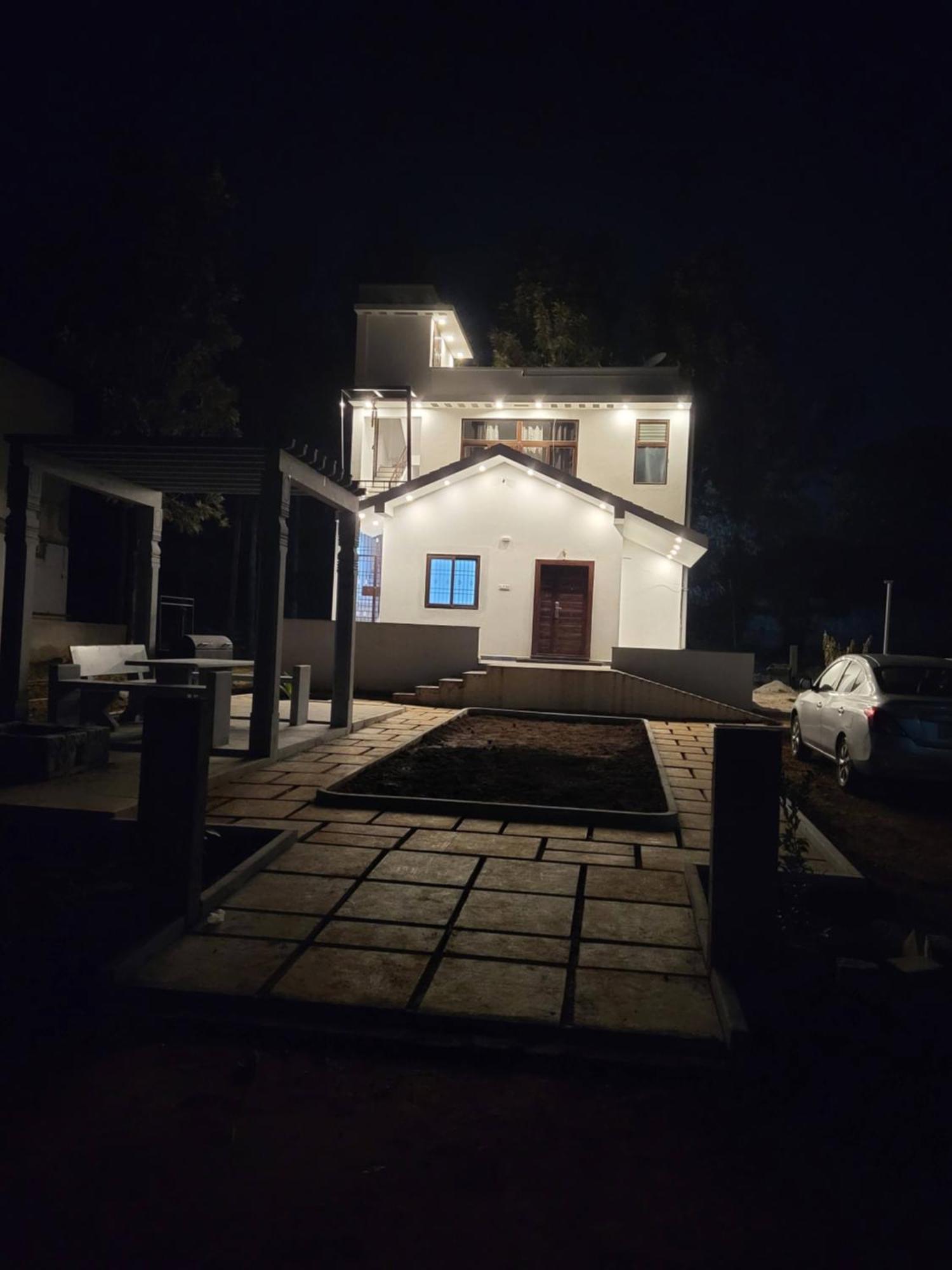 Individual Villa Stay Йелагири Екстериор снимка
